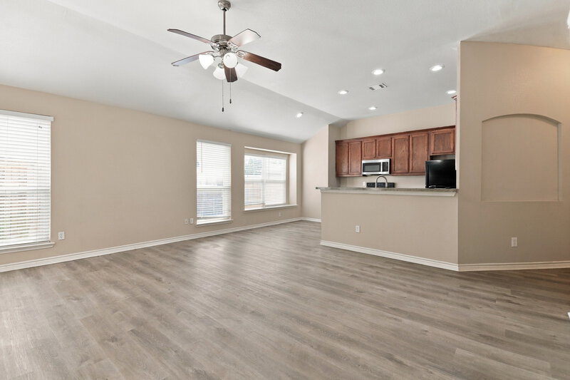 2,505/Mo, 129 Oriole Dr Anna, TX 75409 Living Room View 2