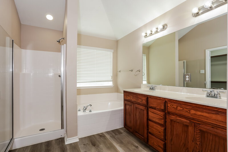 2,155/Mo, 129 Oriole Dr Anna, TX 75409 Main Bathroom View