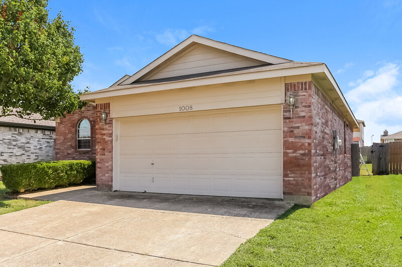 1,625/Mo, 1008 Buffalo Springs Dr Fort Worth, TX 76140 Front View