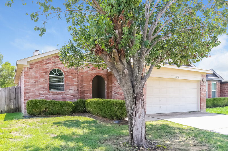 1,625/Mo, 1008 Buffalo Springs Dr Fort Worth, TX 76140 Front View 2