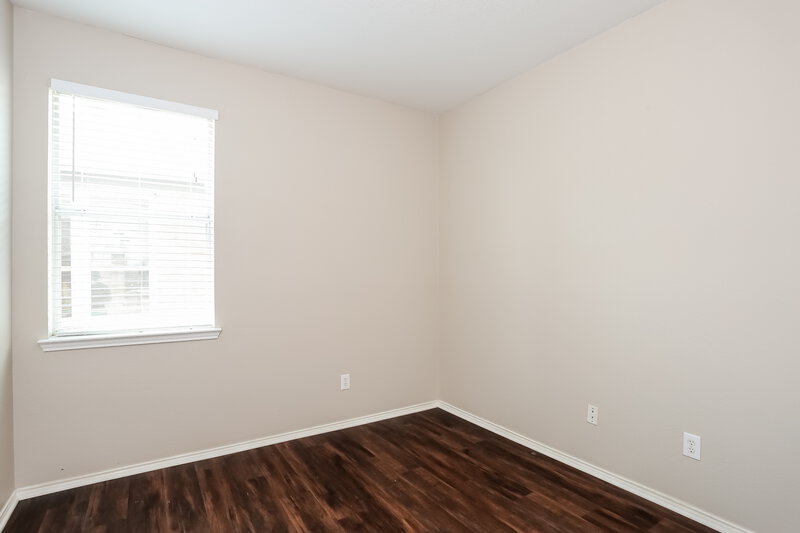 1,625/Mo, 1008 Buffalo Springs Dr Fort Worth, TX 76140 Bedroom View