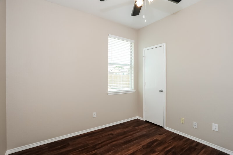 1,625/Mo, 1008 Buffalo Springs Dr Fort Worth, TX 76140 Bedroom View 2