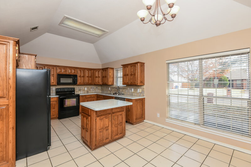 2,065/Mo, 121 Downwood Dr Burleson, TX 76028 Breakfast Nook View