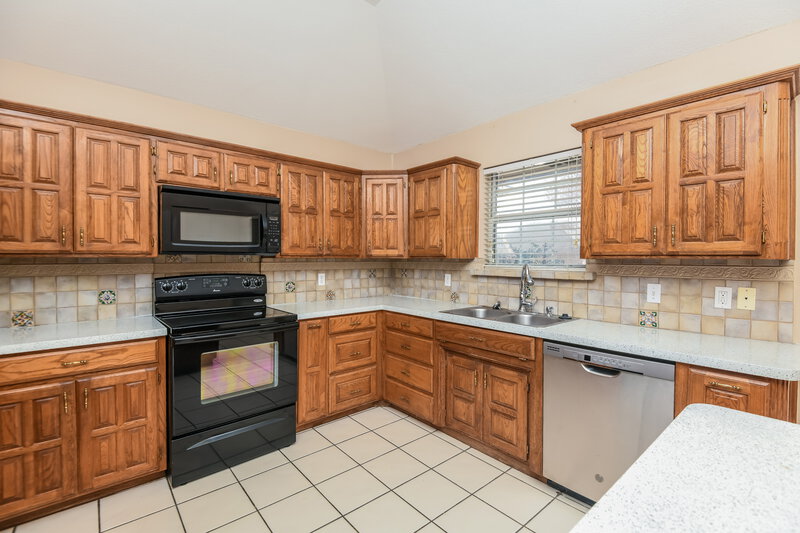 2,065/Mo, 121 Downwood Dr Burleson, TX 76028 Kitchen View