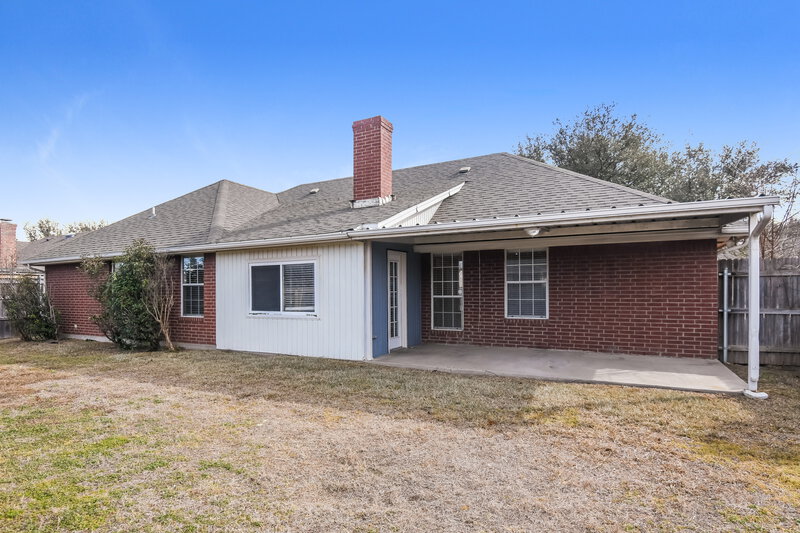 2,065/Mo, 121 Downwood Dr Burleson, TX 76028 Rear View