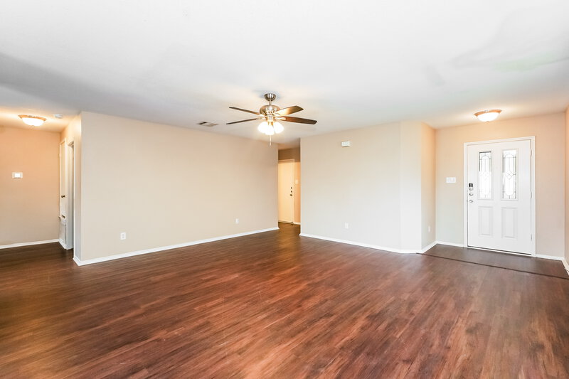 2,000/Mo, 348 Dakota Ridge Dr Fort Worth, TX 76134 Living Room View