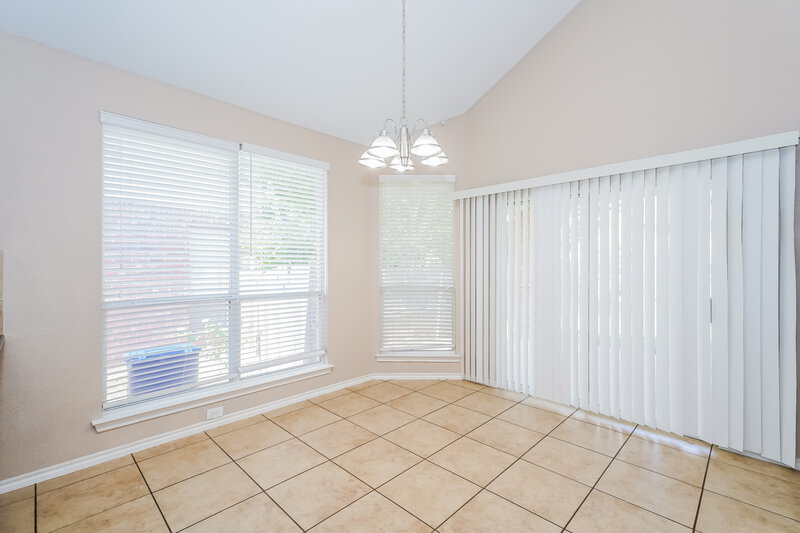 1,880/Mo, 6137 Kristen Dr Fort Worth, TX 76131 Dining Room View