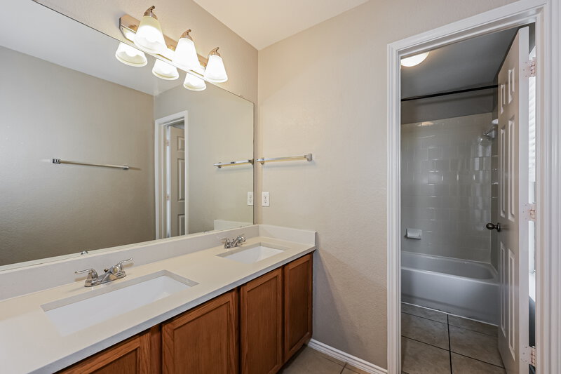 2,390/Mo, 8420 Ranch Hand Trl Fort Worth, TX 76131 Bathroom View