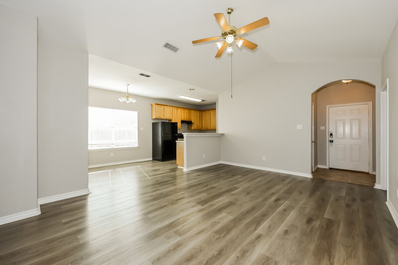 1,855/Mo, 9309 Rhoni Ct Fort Worth, TX 76140 Living Room View 3