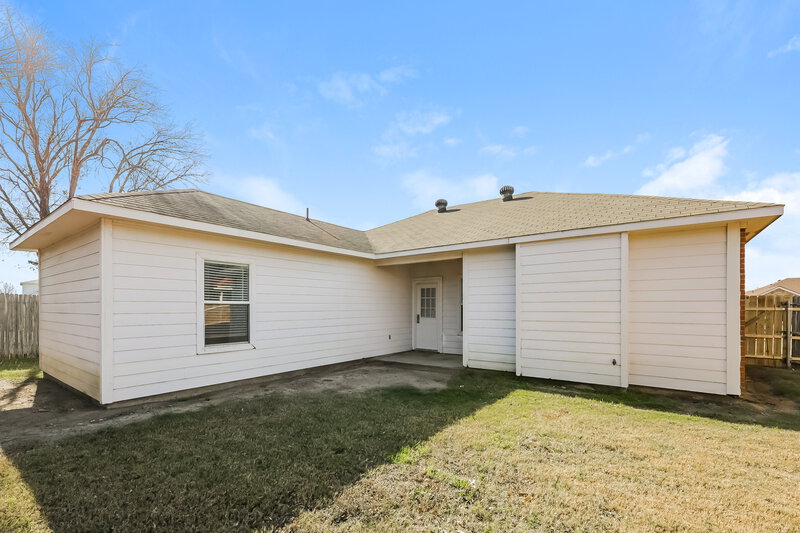 1,855/Mo, 9309 Rhoni Ct Fort Worth, TX 76140 Rear View 2