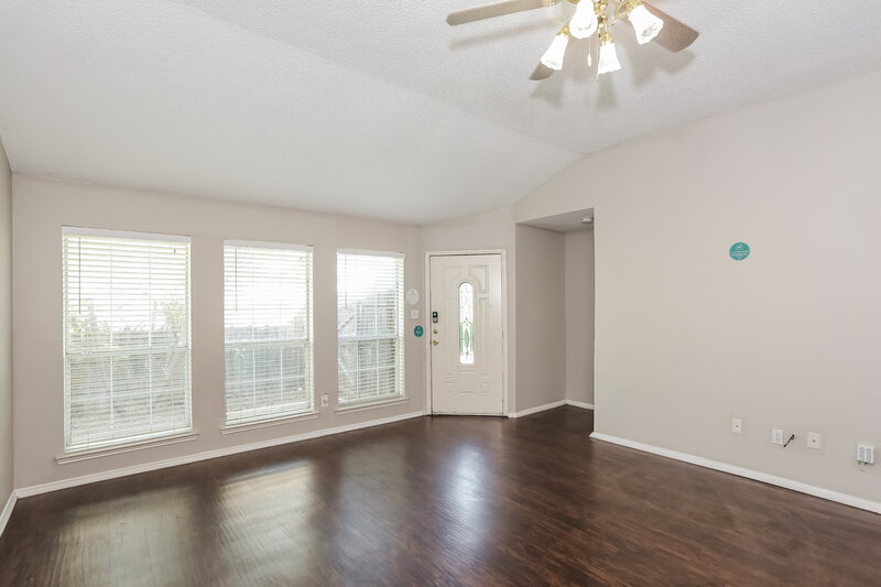 1,895/Mo, 10241 Maria Dr Fort Worth, TX 76108 Living Room View 2