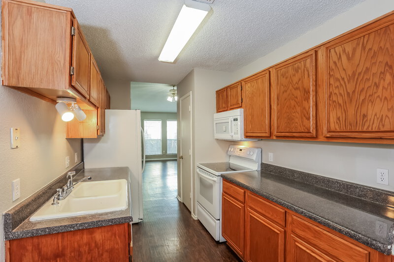 1,895/Mo, 10241 Maria Dr Fort Worth, TX 76108 Kitchen View 2
