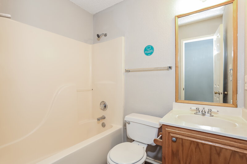1,895/Mo, 10241 Maria Dr Fort Worth, TX 76108 Bathroom View