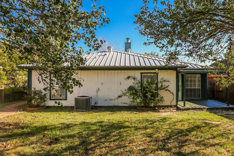 1,895/Mo, 10241 Maria Dr Fort Worth, TX 76108 Rear View