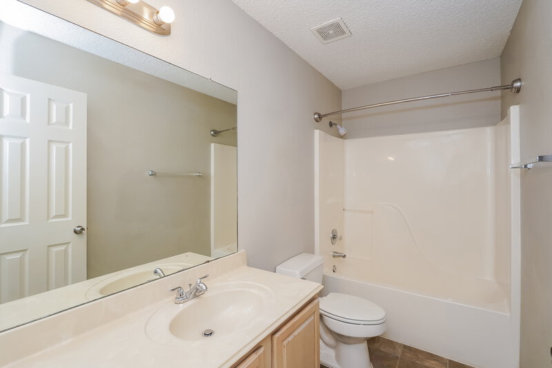 2,230/Mo, 8112 Broken Arrow Rd Fort Worth, TX 76137 Bathroom View