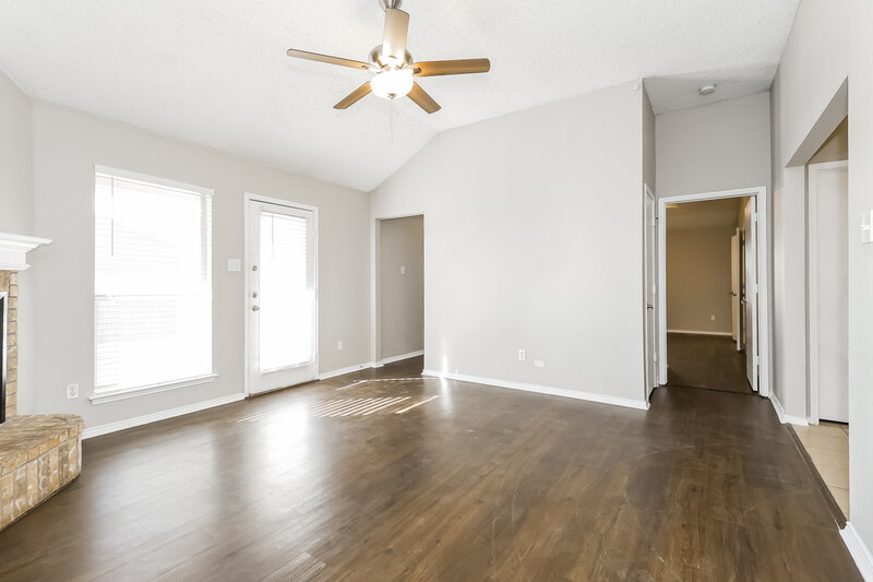 1,820/Mo, 4553 Wheatland Dr Fort Worth, TX 76179 Living Room View