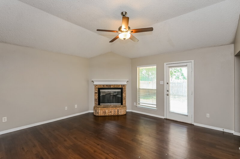 1,870/Mo, 4553 Wheatland Dr Fort Worth, TX 76179 Living Room View 2
