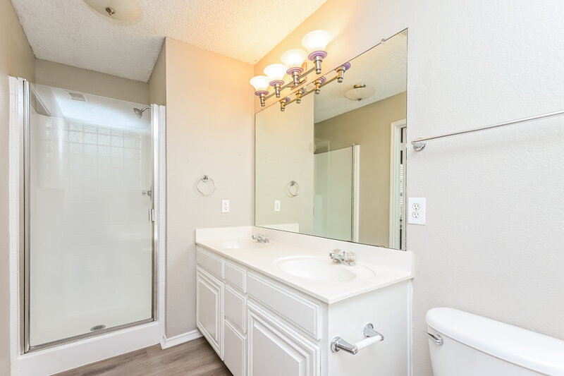 1,870/Mo, 4553 Wheatland Dr Fort Worth, TX 76179 Main Bathroom View