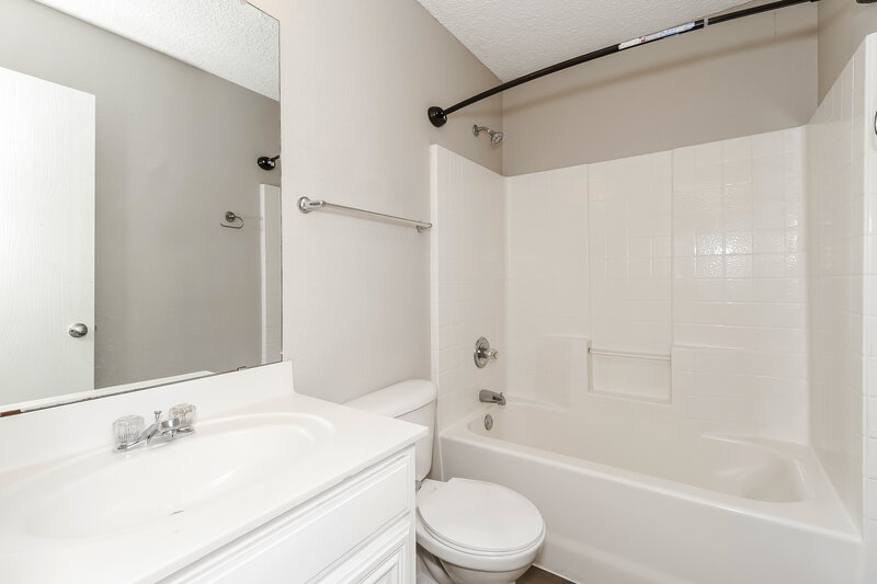 1,820/Mo, 4553 Wheatland Dr Fort Worth, TX 76179 Bathroom View