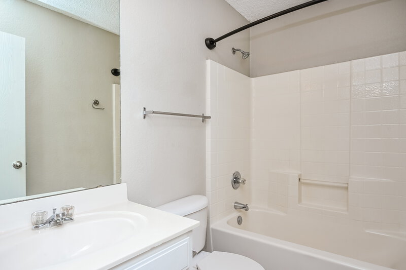 1,870/Mo, 4553 Wheatland Dr Fort Worth, TX 76179 Bathroom View