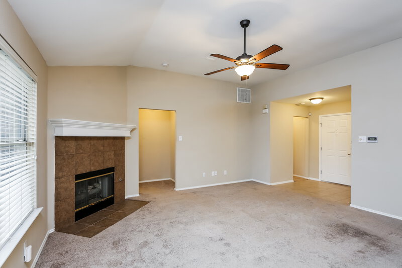 2,120/Mo, 1037 Harriman Dr Saginaw, TX 76131 Living Room View