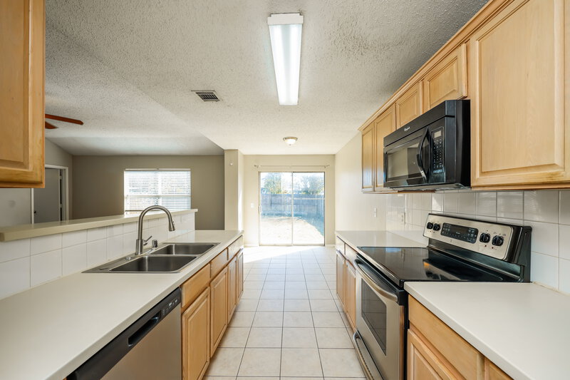 1,700/Mo, 3309 Teasbend Ct Denton, TX 76210 Kitchen View 3