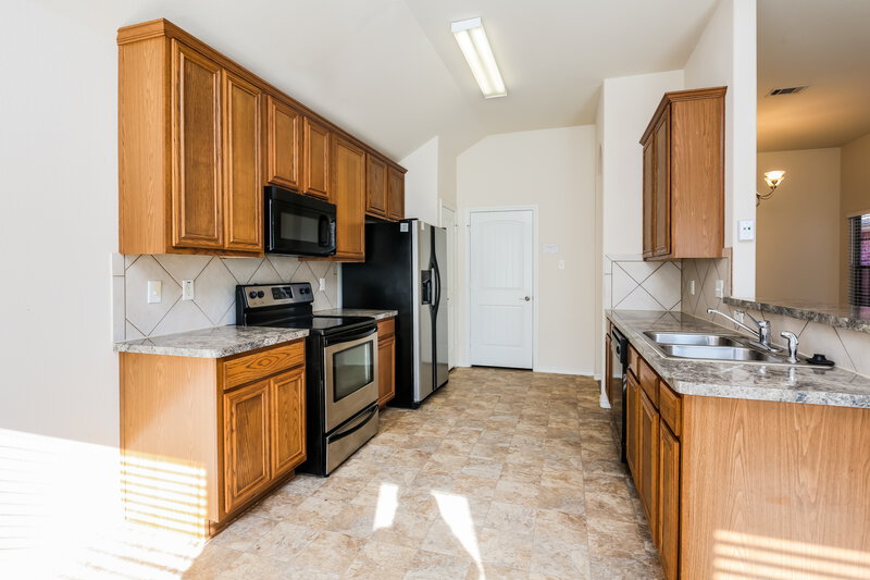 2,120/Mo, 4913 Caraway Dr Fort Worth, TX 76179 Kitchen View