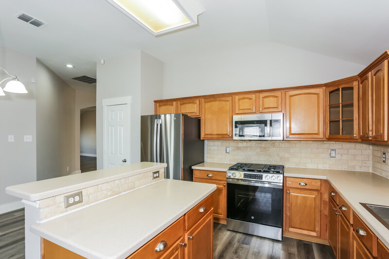 2,880/Mo, 613 Azalea Dr Glenn Heights, TX 75154 Kitchen View 2