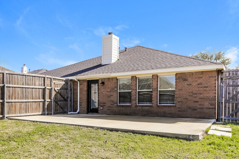 2,880/Mo, 613 Azalea Dr Glenn Heights, TX 75154 Rear View 2