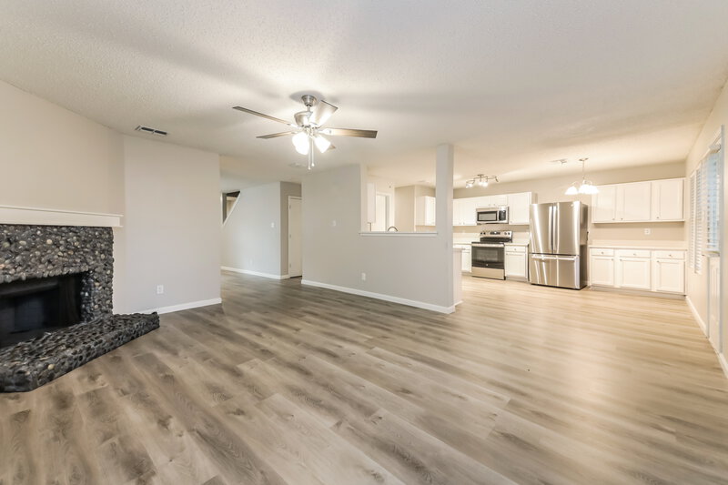 2,775/Mo, 625 Lowe Dr Cedar Hill, TX 75104 Living Room View 3