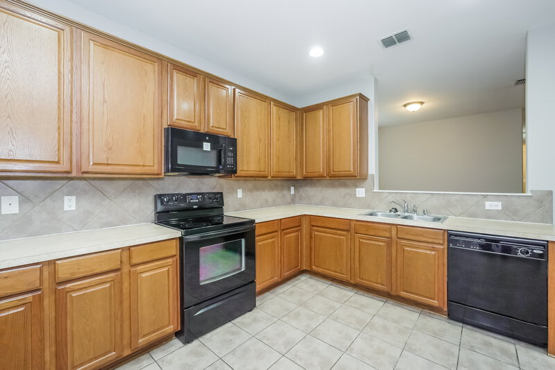 1,890/Mo, 5900 Deck House Rd Fort Worth, TX 76179 Kitchen View 2