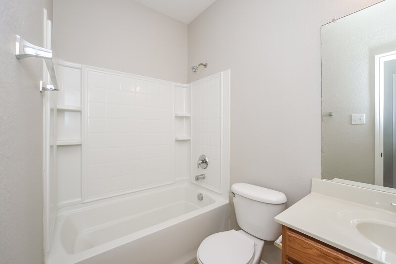 1,890/Mo, 5900 Deck House Rd Fort Worth, TX 76179 Bathroom View