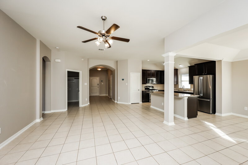 2,015/Mo, 1425 Cockatiel Dr Little Elm, TX 75068 Living Room View 2