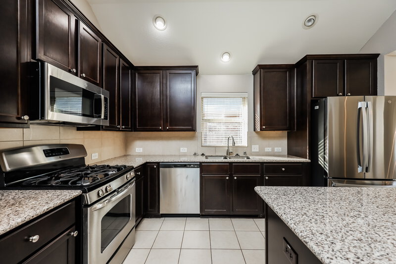 2,015/Mo, 1425 Cockatiel Dr Little Elm, TX 75068 Kitchen View 2