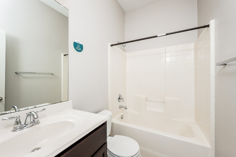 2,015/Mo, 1425 Cockatiel Dr Little Elm, TX 75068 Bathroom View