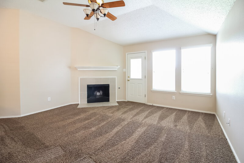 2,265/Mo, 2009 Natchez Dr Forney, TX 75126 Living Room View