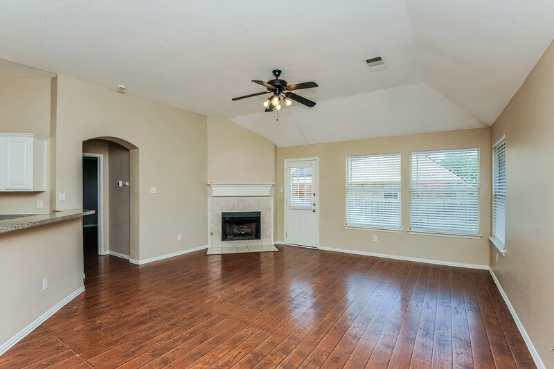 2,375/Mo, 10004 Chadbourne Rd Fort Worth, TX 76244 Living Room View