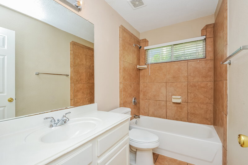 2,375/Mo, 10004 Chadbourne Rd Fort Worth, TX 76244 Bathroom View