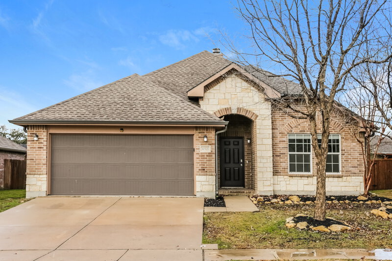 2,025/Mo, 10321 Fossil Valley Dr Fort Worth, TX 76131 External View