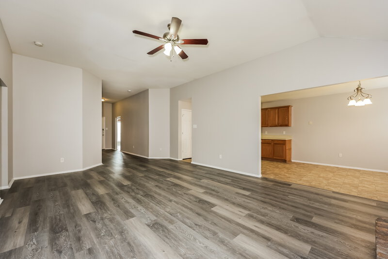 2,365/Mo, 5924 Firethorn Dr Dallas, TX 75249 Living Room View 3
