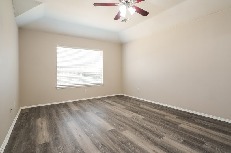 2,220/Mo, 5924 Firethorn Dr Dallas, TX 75249 Main Bedroom View