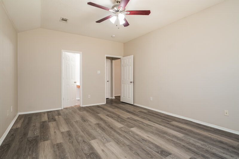 2,220/Mo, 5924 Firethorn Dr Dallas, TX 75249 Main Bedroom View 2
