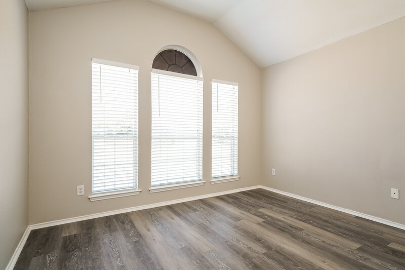 2,220/Mo, 5924 Firethorn Dr Dallas, TX 75249 Bedroom View