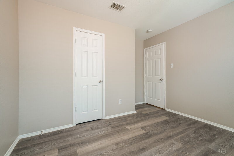 2,220/Mo, 5924 Firethorn Dr Dallas, TX 75249 Bedroom View 2