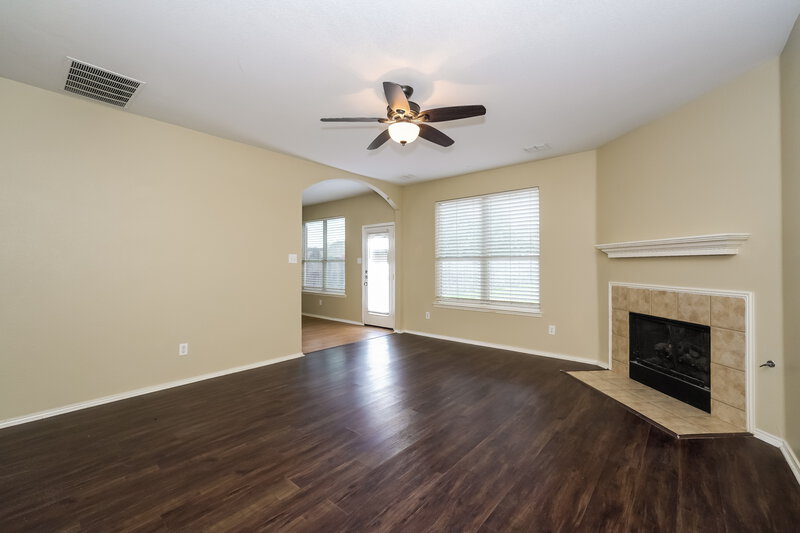 2,345/Mo, 2808 Lynx Ln Fort Worth, TX 76244 Living Room View 3