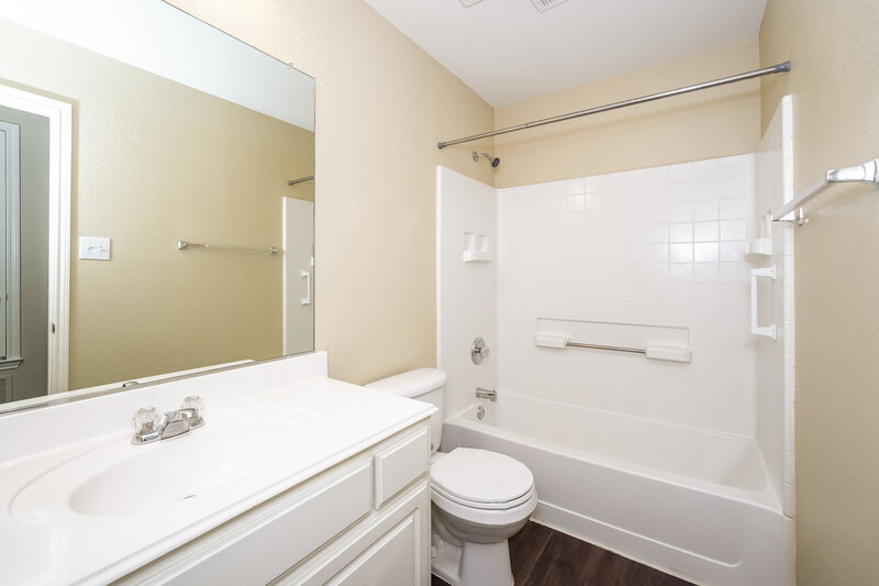 2,345/Mo, 2808 Lynx Ln Fort Worth, TX 76244 Bathroom View