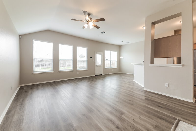 1,890/Mo, 506 Oxford Loop Princeton, TX 75407 Living Room View 3