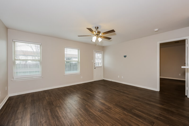 2,330/Mo, 1307 Luna Linda Dr Arlington, TX 76010 Living Room View