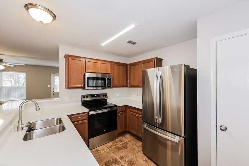 2,330/Mo, 1307 Luna Linda Dr Arlington, TX 76010 Kitchen View