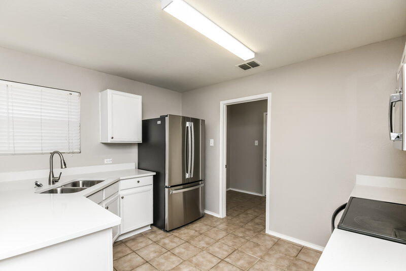 2,220/Mo, 6605 Meadow Way Ln Fort Worth, TX 76179 Kitchen View